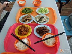价廉物美的饭菜-上海对外经贸大学松江校区-食堂