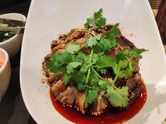 -大中华希尔顿酒店-念自助餐·嗨啤·小龙虾