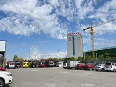 -霍尔果斯国门景区