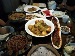 -东口码头·烧鸽子·鱼头泡饼·地方菜(金鹰悦城店)