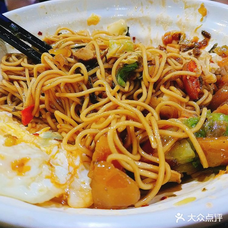 今天才听老板说，原来他们的面和馄饨皮都是自己弄的