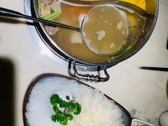 金银酸汤鸳鸯锅-左庭右院鲜牛肉火锅(浦江欢乐颂店)
