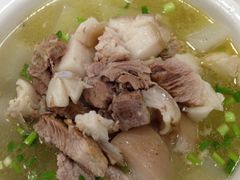 清炖肘子萝卜汤-荣生萝卜汤饭店