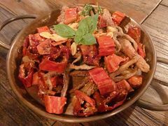 sisters秘制麻辣鸭舌-SISTERS BAR RESTAURANT川意酒馆(嘉善老市H楼店)