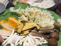 -钢管厂五区小郡肝串串香火锅(梅川路店)