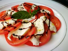 番茄芝士沙拉-EATALIA意塔利意式餐厅(鼓楼店)