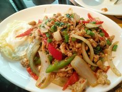 罗勒长豇豆炒牛肉配荷包蛋-simply thai天泰(静安嘉里中心店)