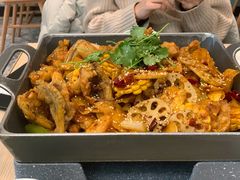 招牌悦蓉牛蛙干锅-精悦蓉(松江万达广场店)