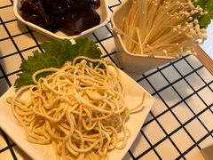 -山悦里 山野·鲜火锅(罗斯福广场店)