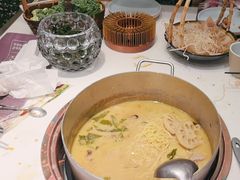 -洪氏嗨捞·猪肚鸡火锅(阳光天地店)