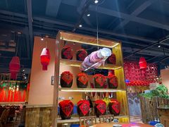 -老滇山寨•云南特色菜•地方菜•民族风情歌舞表演(金碧店)