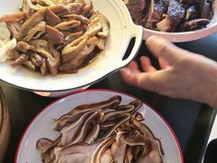 -老鼎万春卤菜(五代传承创始老店)