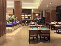 -亚龙湾希尔顿自助餐厅·海鲜·烧烤·沙滩BBQ·现场乐队