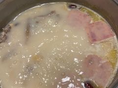 -煲王粤菜餐厅(中侨中心店)