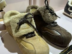 -燕莎奥特莱斯购物中心