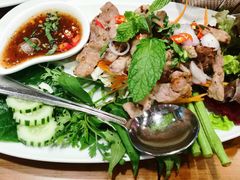 -Chom Cafe and Restaurant