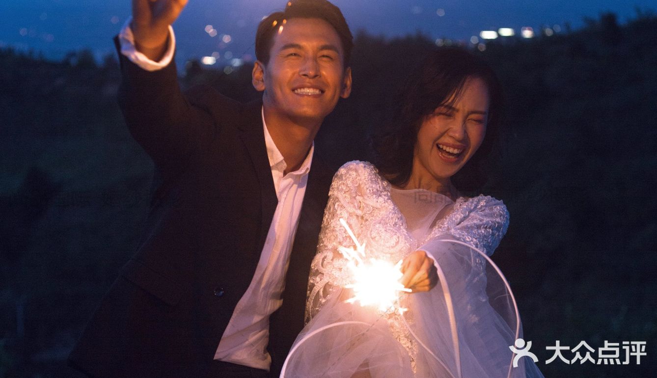 婚纱照｜夜景公路婚纱照  让爱意自由释放