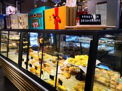 面包甜点陈列柜-华丰贺氏(福新西路店)