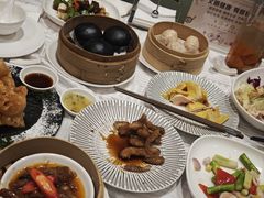 -上海虹桥君丽假日酒店(娄山关路地铁站店)