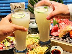 -铭牛烧肉·和牛海鲜自助(高新月牙湖店)