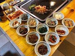 餐前小菜-金顺韩式烤肉·网红烤肉店(广利路店)