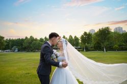 -雪中彩影婚纱摄影·微光艺术中心