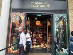 -九又四分之三站台哈利波特商店