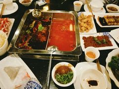 -百年川椒重庆老火锅(光谷店)