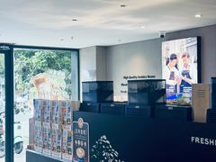 餐具摆设-瑞幸咖啡(田贝地铁站D出入口店)