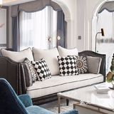 柔和色调的冰川灰色作为墙面的背景，没有那么冷峻的感觉