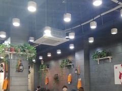 -愉肴麻辣香锅(中山路店)