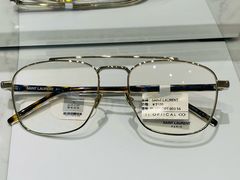 -YI OPTICAL 奕镜·蔡司战略合作店(长宁来福士店)