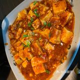 肖四女乐山跷脚牛肉(无锡首店)饼很好吃，脆香