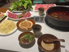 -贵府酸汤牛肉火锅·贵州老字号(飞山街店)