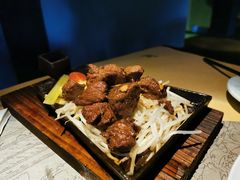 -穹六人间 people 6(岳阳路店)