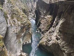 -蝶舞清江·恩施地心谷景区