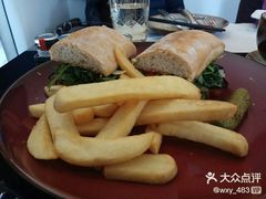 宝丽嘉汉堡-上海苏宁宝丽嘉酒店·Cafe Bellagio西餐厅