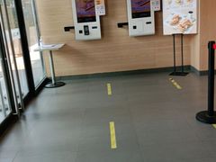-麦当劳(中二横路店)