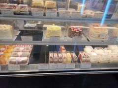 面包甜点陈列柜-红宝石·鲜奶小方·海派西点房(浦三店)