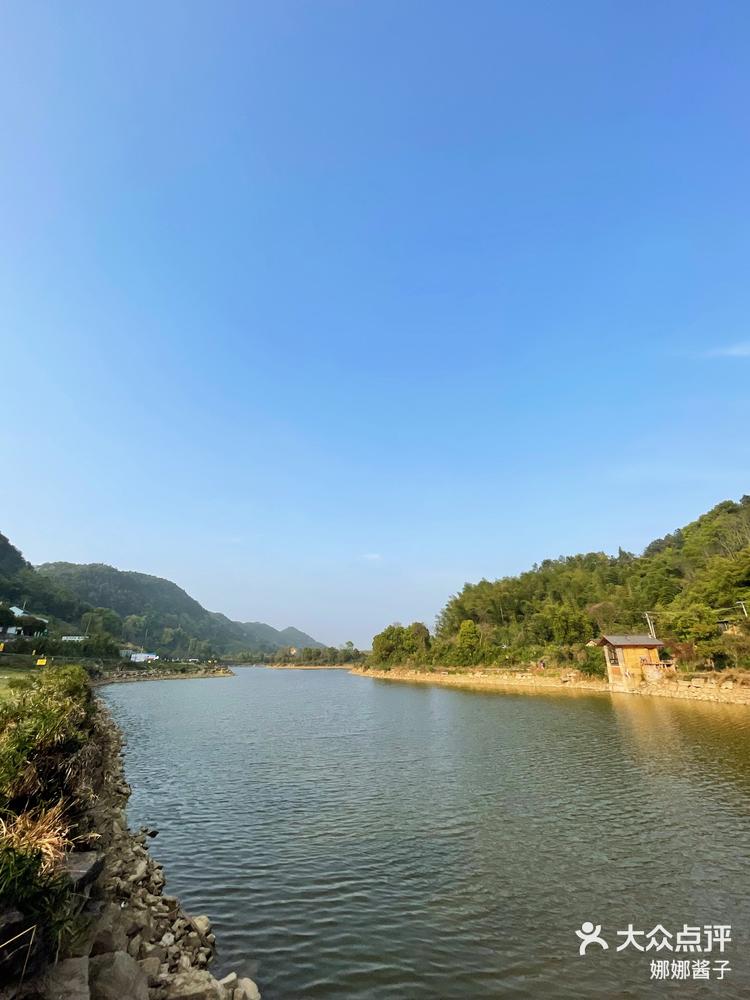 重庆徒步大学城杨家沟水库水天池龙桂寺