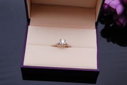 -威德钻石-克拉钻大本营(南京东路店)