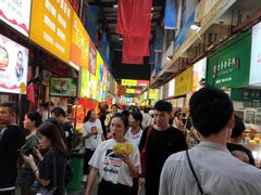 等位区-泰龙城小吃街