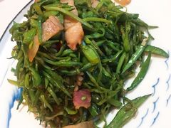 腊肉小炒猪耳豆丝-肥肥小厨(咸阳路店)