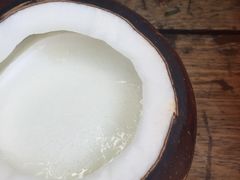 -志龙皇冠吃货椰子铺