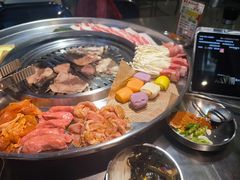 -哈哈碳都·牛肋条无限自助烤肉(宝龙店)