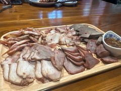 -老天桥酱肉烧饼夹肘子(天桥店)