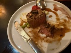 -卡佩罗意大利餐厅及酒吧Al Cappello Trattoria