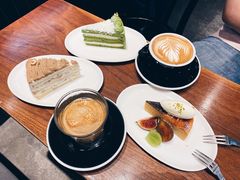 洋梨甘栗奶油蛋糕-black rainbow coffee