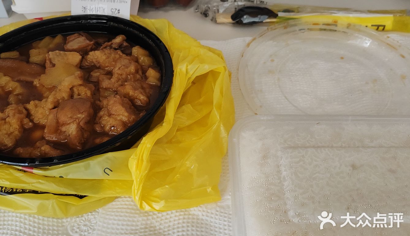 校园午餐小瞬间