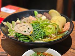 -万记麻辣烫国展总店